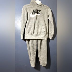 Boys Size 6 Nike Sweatsuit